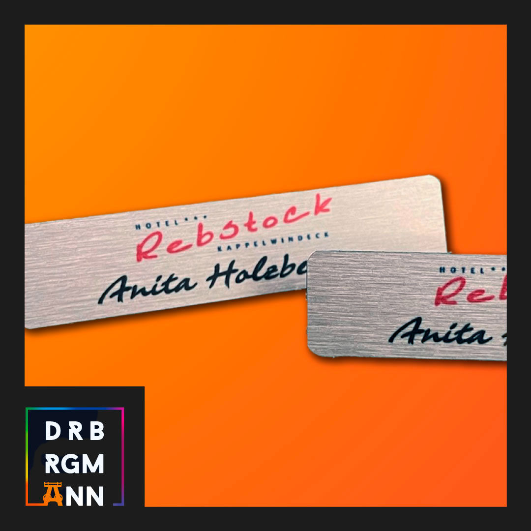 Namensschilder aus Aluminium mit Magnet-Haltesystem